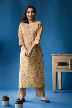Image for Kusvaa Avdaf38 Soha Kurta Pant Set With Embroidery And Sequin Details Featured