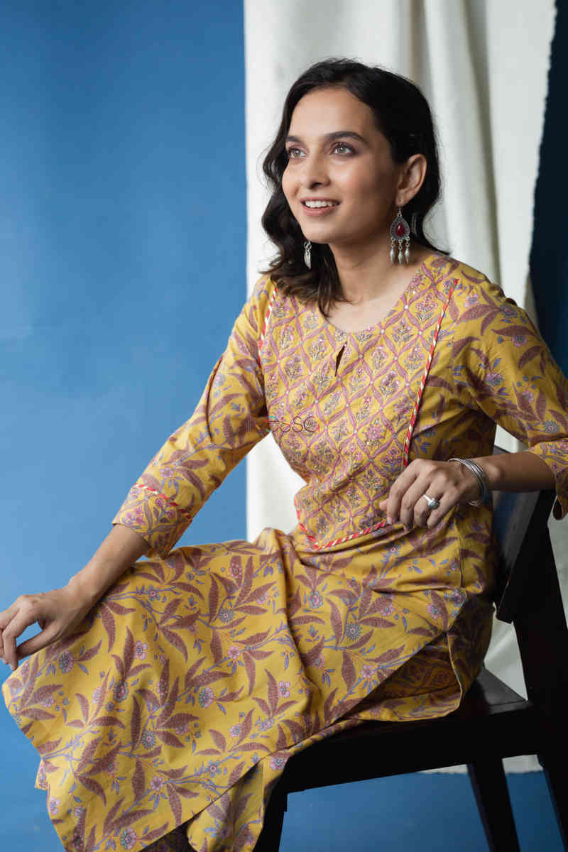 Image for Kusvaa Avdaf38 Soha Kurta Pant Set With Embroidery And Sequin Details Look
