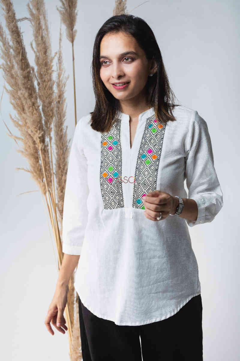Image for Kusvaa Avdaf40 Badra Top With Embroidery Details Front