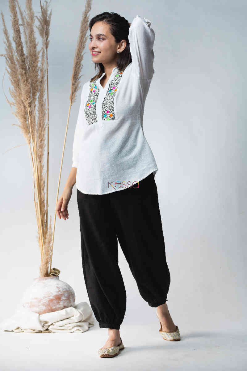 Image for Kusvaa Avdaf40 Badra Top With Embroidery Details Look