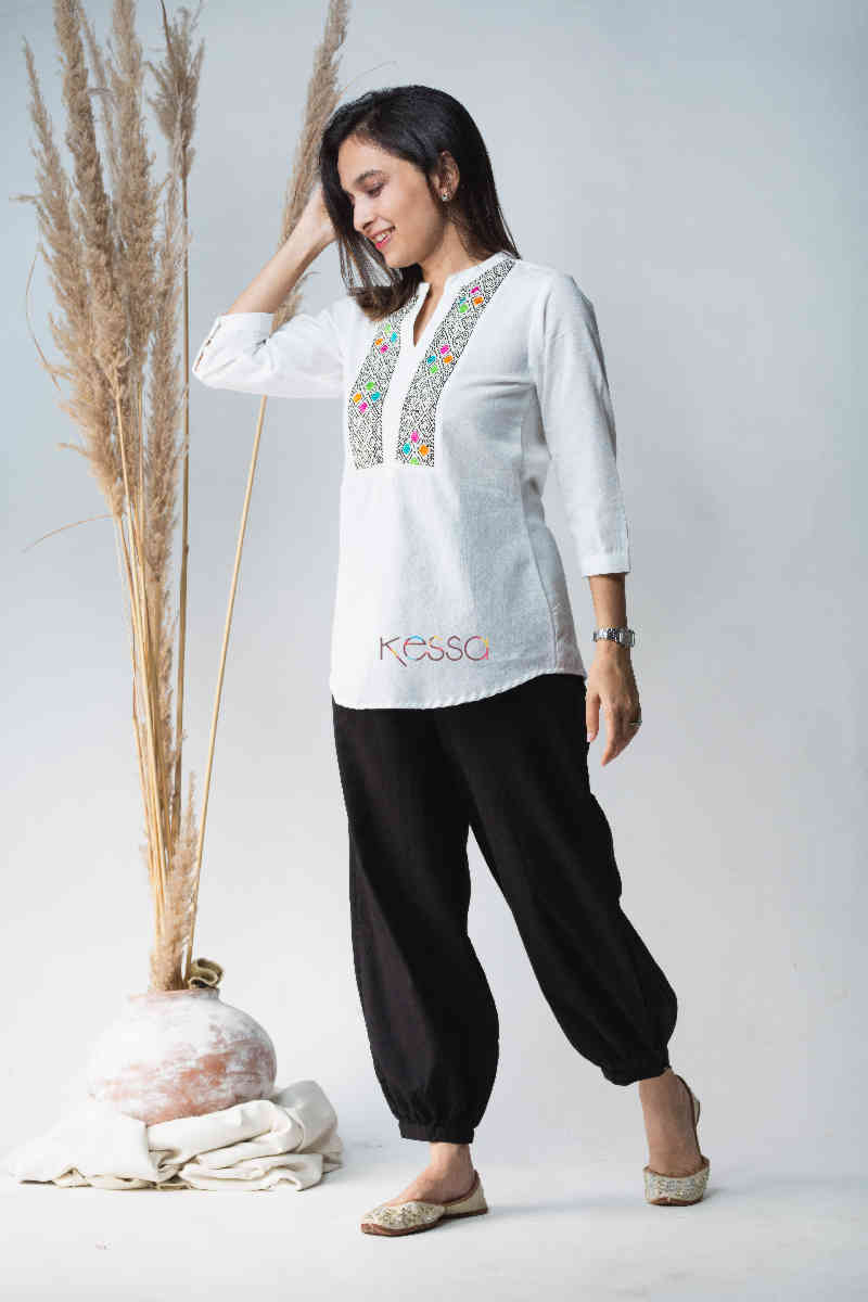 Image for Kusvaa Avdaf40 Badra Top With Embroidery Details Side