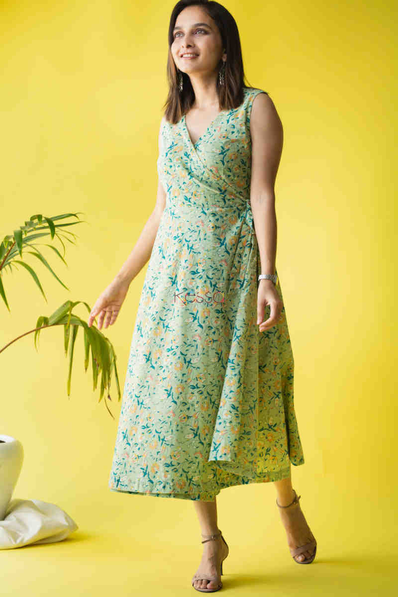 Image for Kusvaa Avdaf41 Mukhtalif Wrap Dress Look