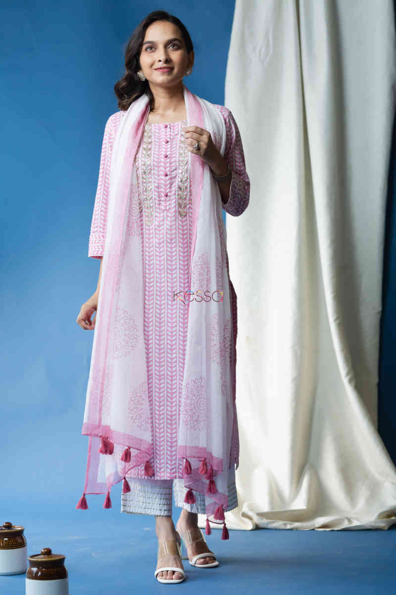 Image for Kusvaa Avdaf44 Nawazish Kurta Dupatta Set With Gota Work Featured