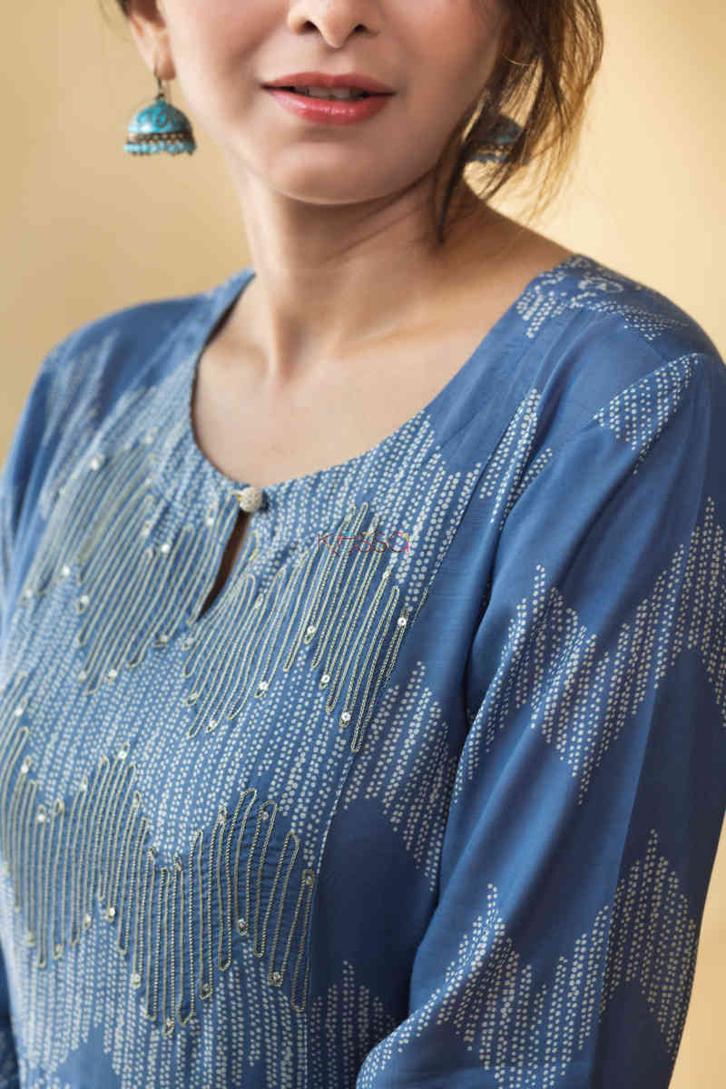 Image for Kusvaa Avdaf47 Nazakat Muslin Kurta With Aari Embroidery Closeup
