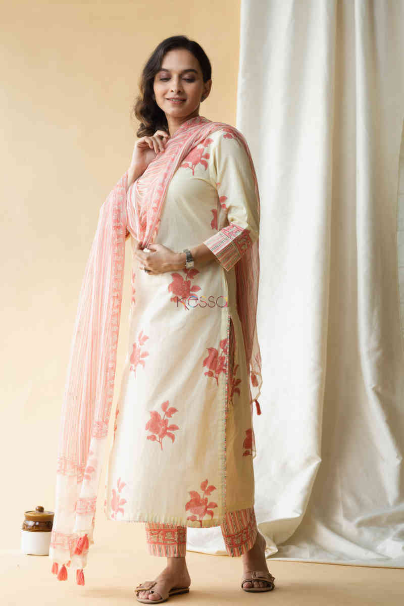 Image for Kusvaa Avdaf49 Ashmeera Kurta Pant And Dupatta Set With Hand Block Print Look 1