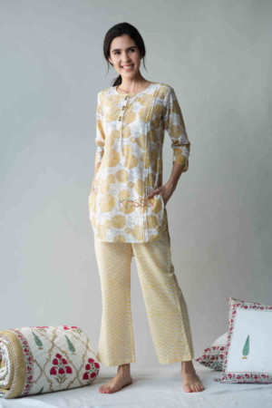 Image for Kusvaa De84 Jesika Kurta With Pant Set With Hand Block Print Featured