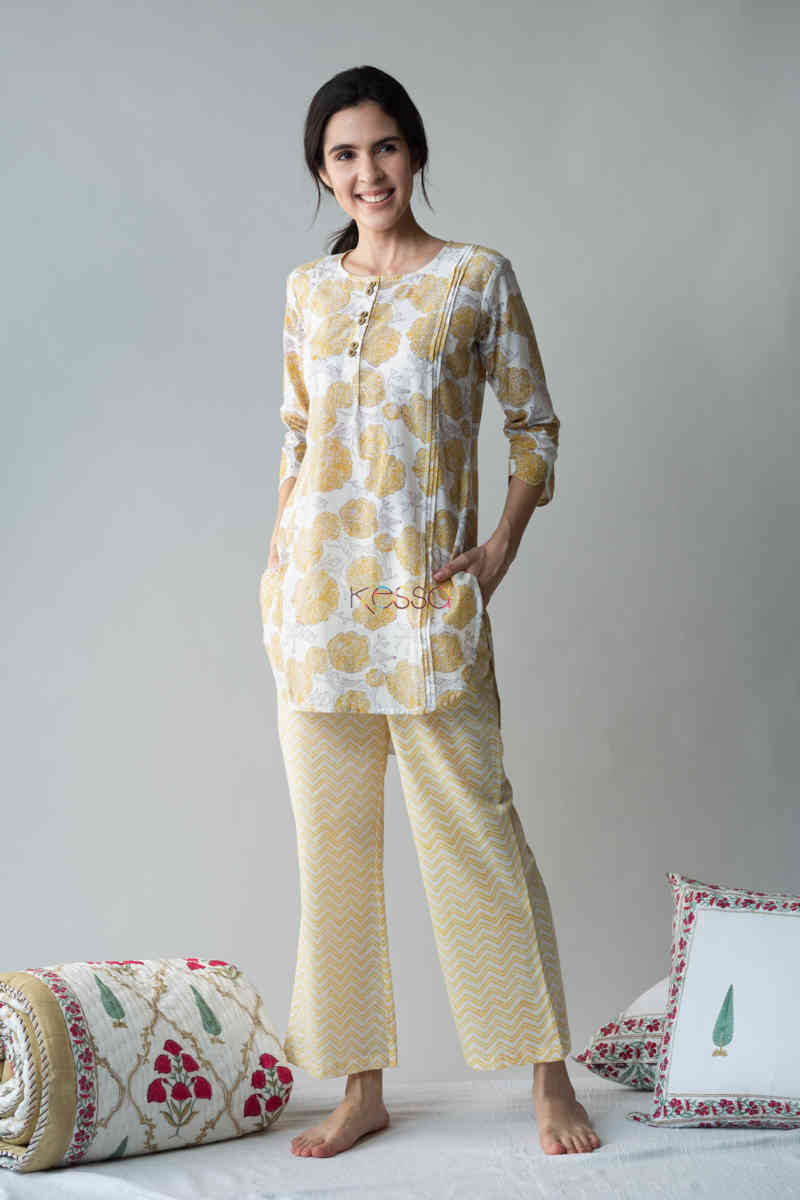 Image for Kusvaa De84 Jesika Kurta With Pant Set With Hand Block Print Featured