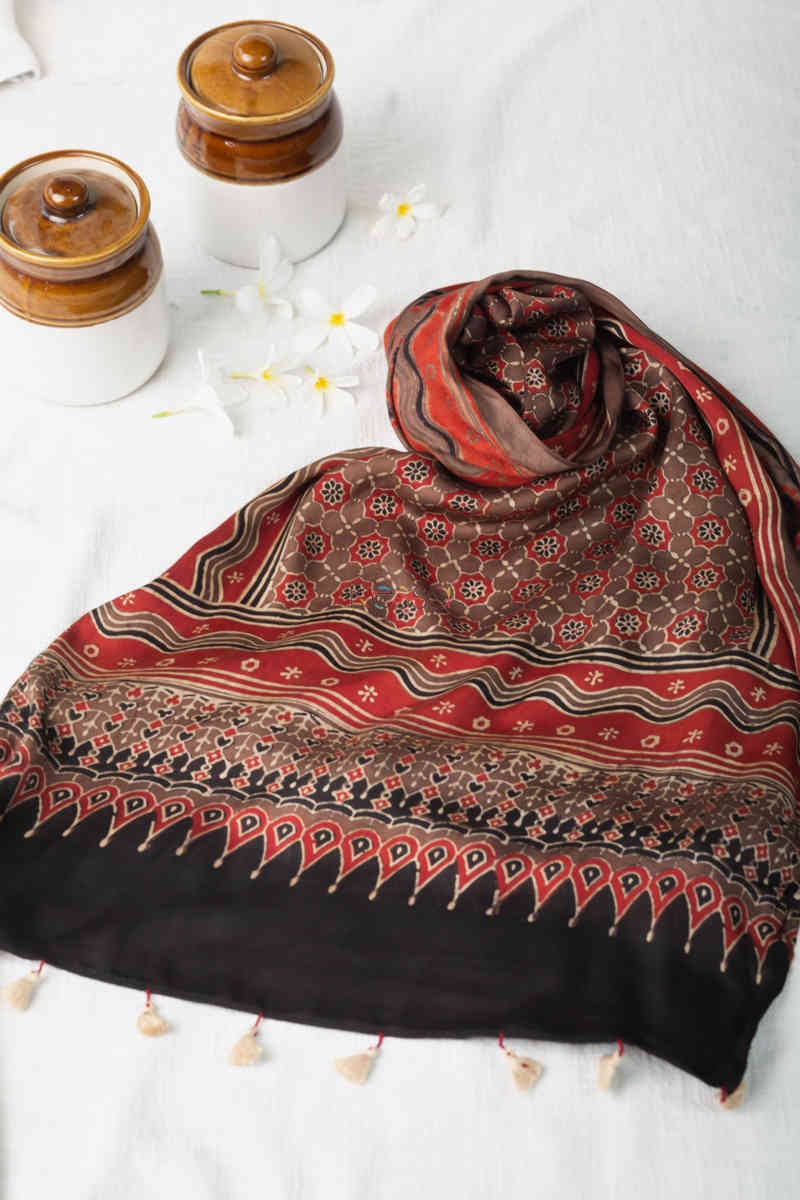 Image for Kusvaa Kiadupatta02 Orhni Stole With Ajrakh Hand Block Print Look