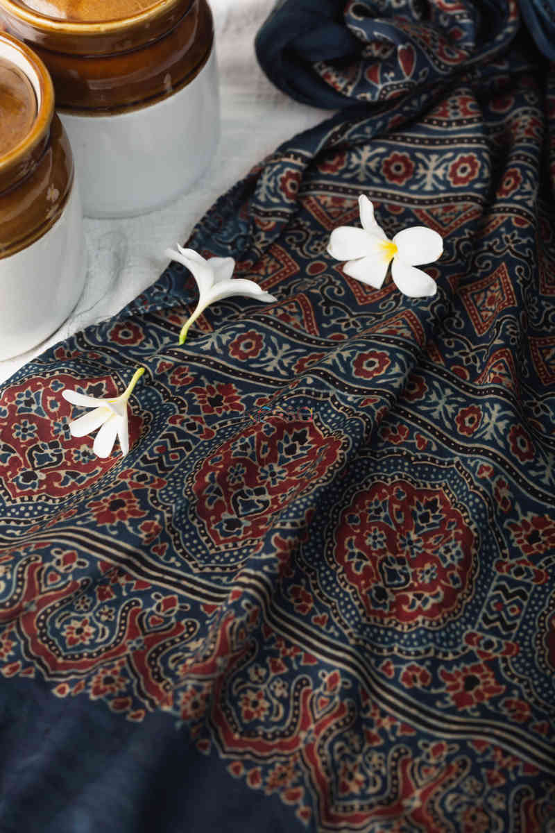 Image for Kusvaa Kiadupatta06 Orhni Stole With Ajrakh Hand Block Print Closeup