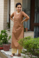 Image for Kusvaa Taf54 Daritri Kurta With Floral Print Look 1