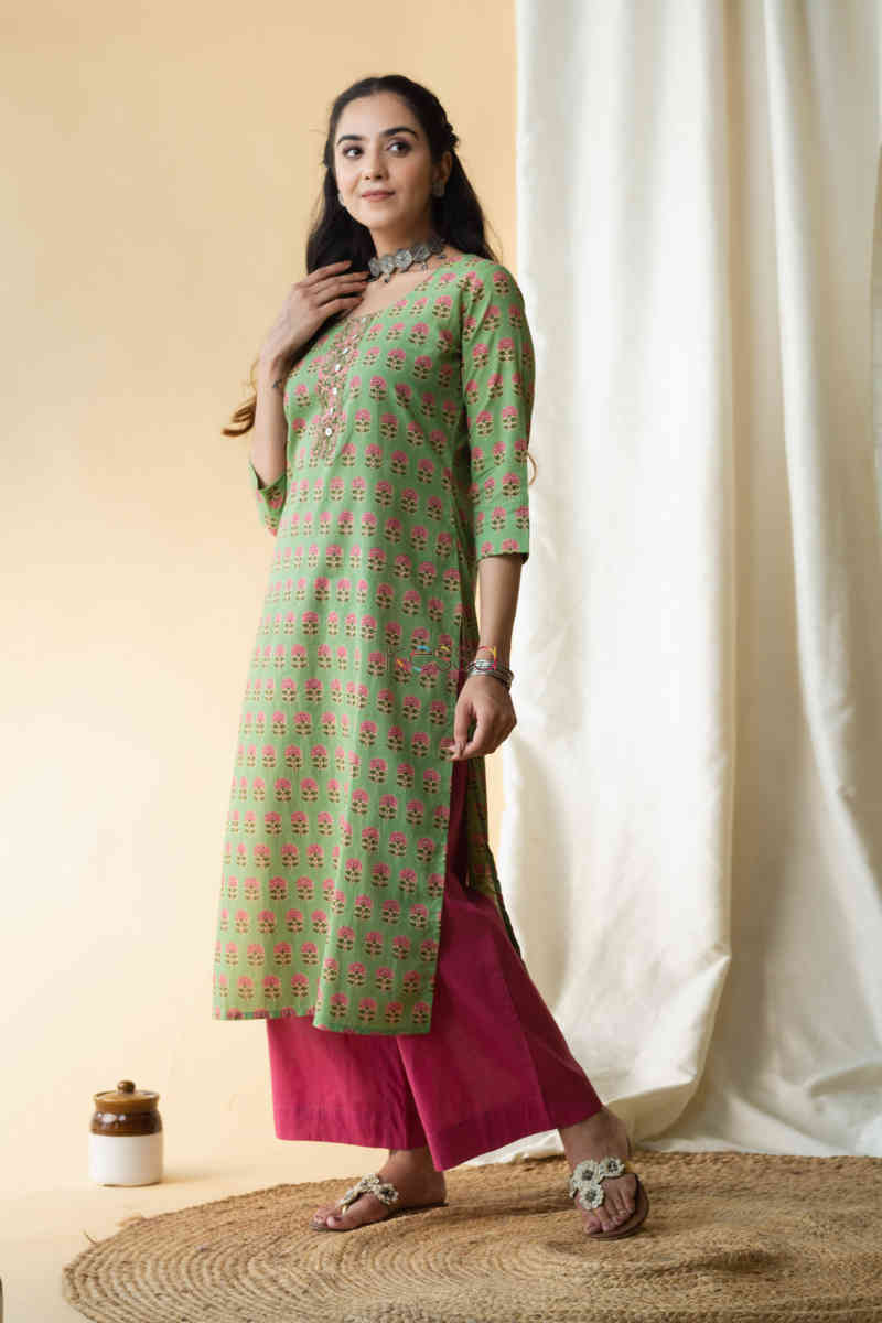 Image for Kusvaa Taf56 Kalpvan Straight Kurta With Floral Prints Look