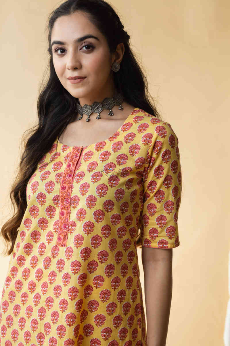 Image for Kusvaa Vcr47 Shehzeen Cotton Kurta Front 1