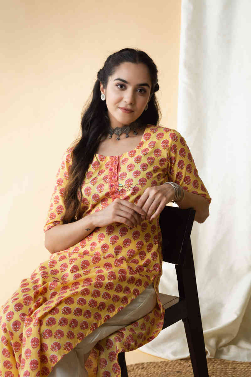 Image for Kusvaa Vcr47 Shehzeen Cotton Kurta Sitting