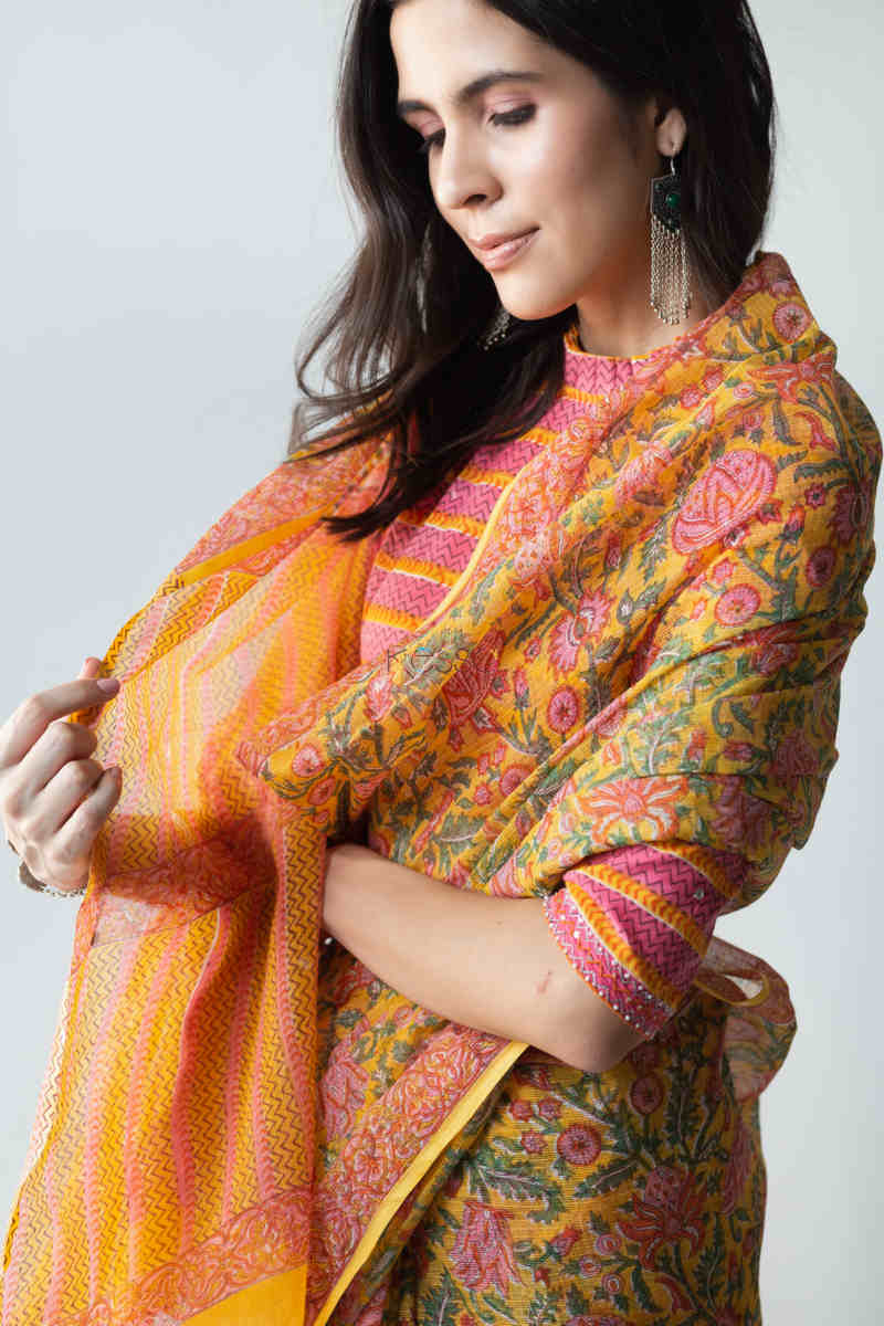 Image for Kusvaa Vcs02 Anora Kota Doriya Saree With Blouse Side