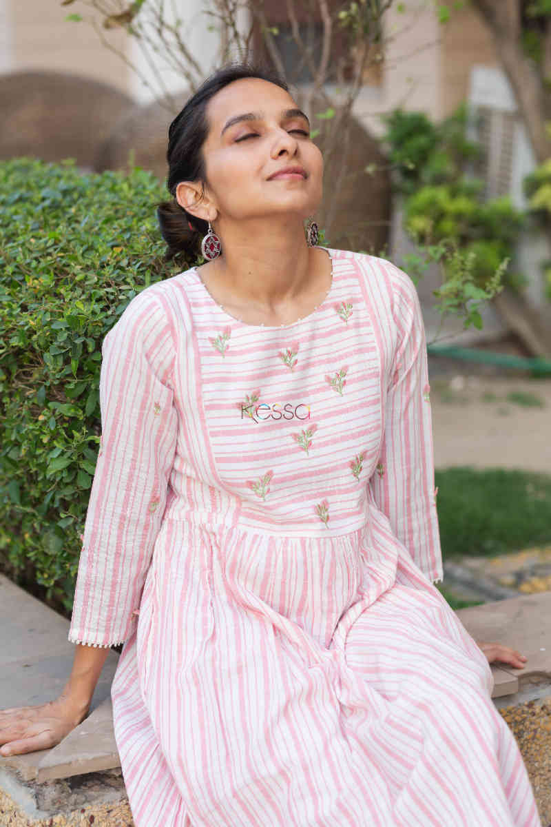 Image for Kusvaa Ws700 Aurima Dress With Embroidery And Lace Details Sitting