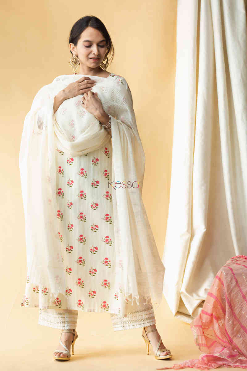 Image for Kusvaa Ws704 Marhaan Kurta Dupatta Set With Gota Work Front 2