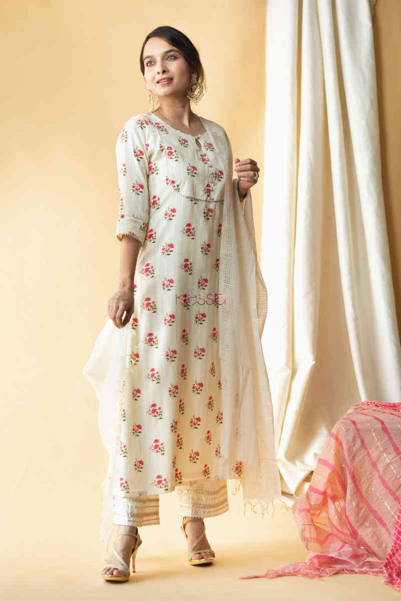 Image for Kusvaa Ws704 Marhaan Kurta Dupatta Set With Gota Work Side