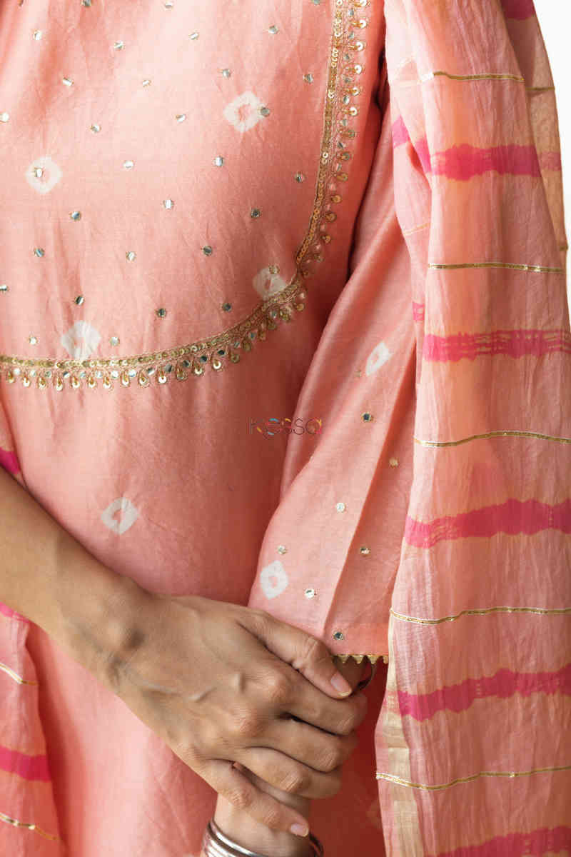 Image for Kusvaa Ws710 Saachi Kurta Dupatta Set With Bandhani Print Closeup