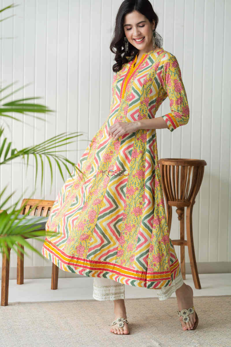 Image for Kusvaa Avdaf58 Raizel Kalidaar Kurta With Hand Block Print Side