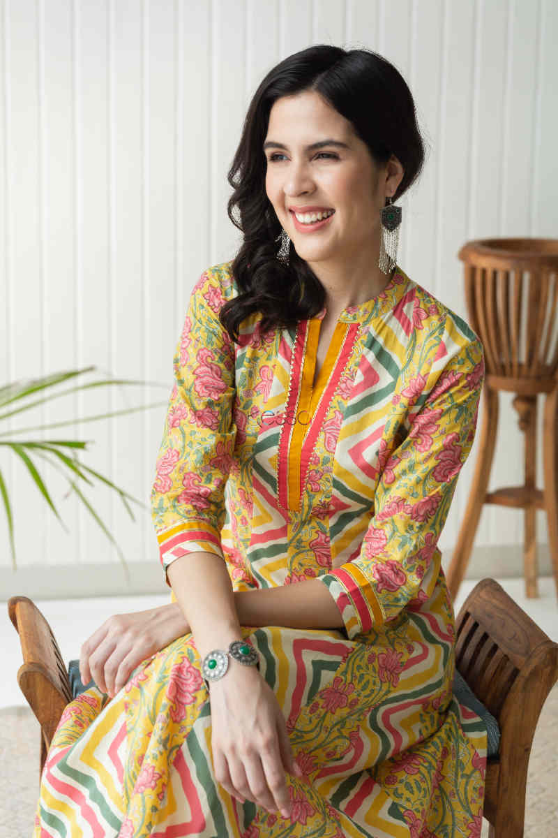Image for Kusvaa Avdaf58 Raizel Kalidaar Kurta With Hand Block Print Sitting