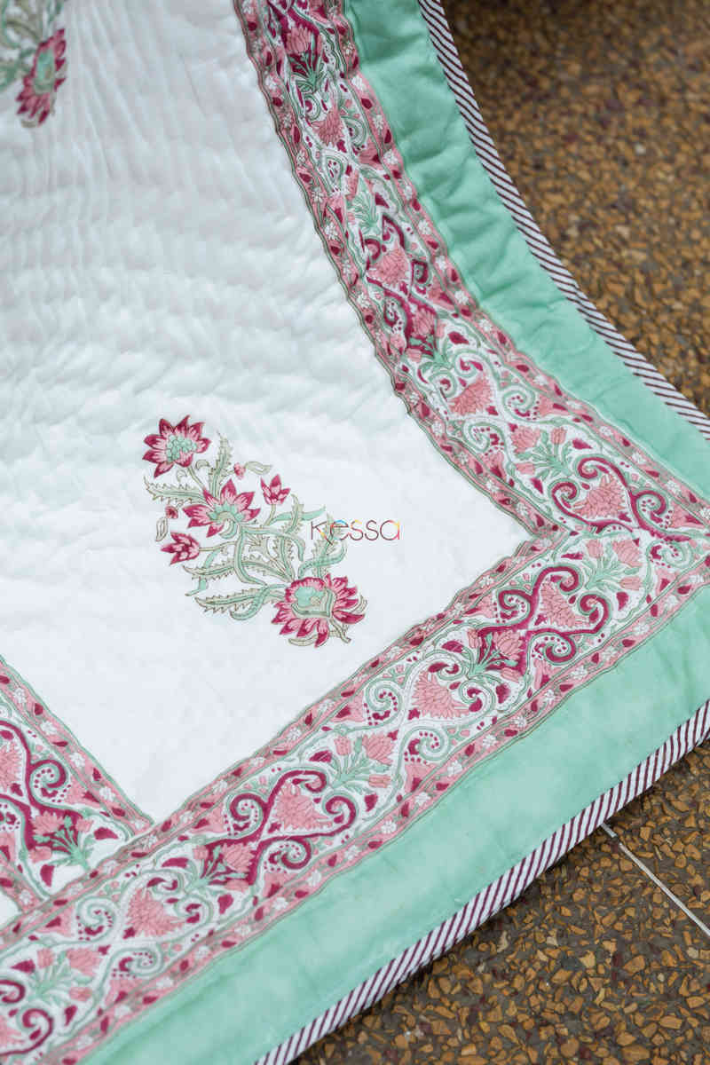 Image for Kusvaa Kaq155 Catskill White And Morning Glory Green Double Bed Quilt Closeup