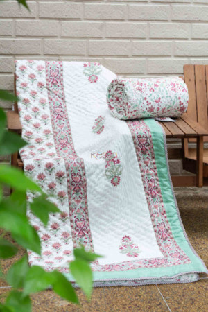 Image for Kusvaa Kaq155 Catskill White And Morning Glory Green Double Bed Quilt Featured