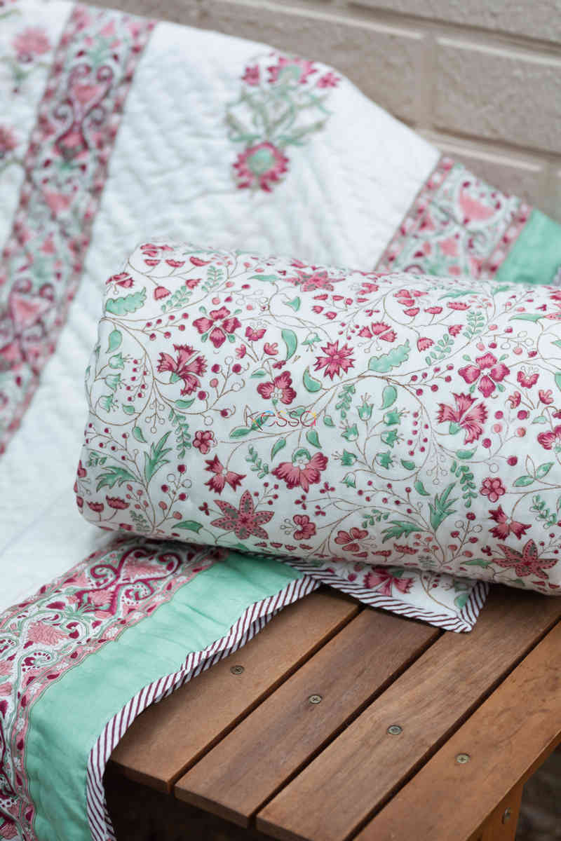 Image for Kusvaa Kaq155 Catskill White And Morning Glory Green Double Bed Quilt Look 1