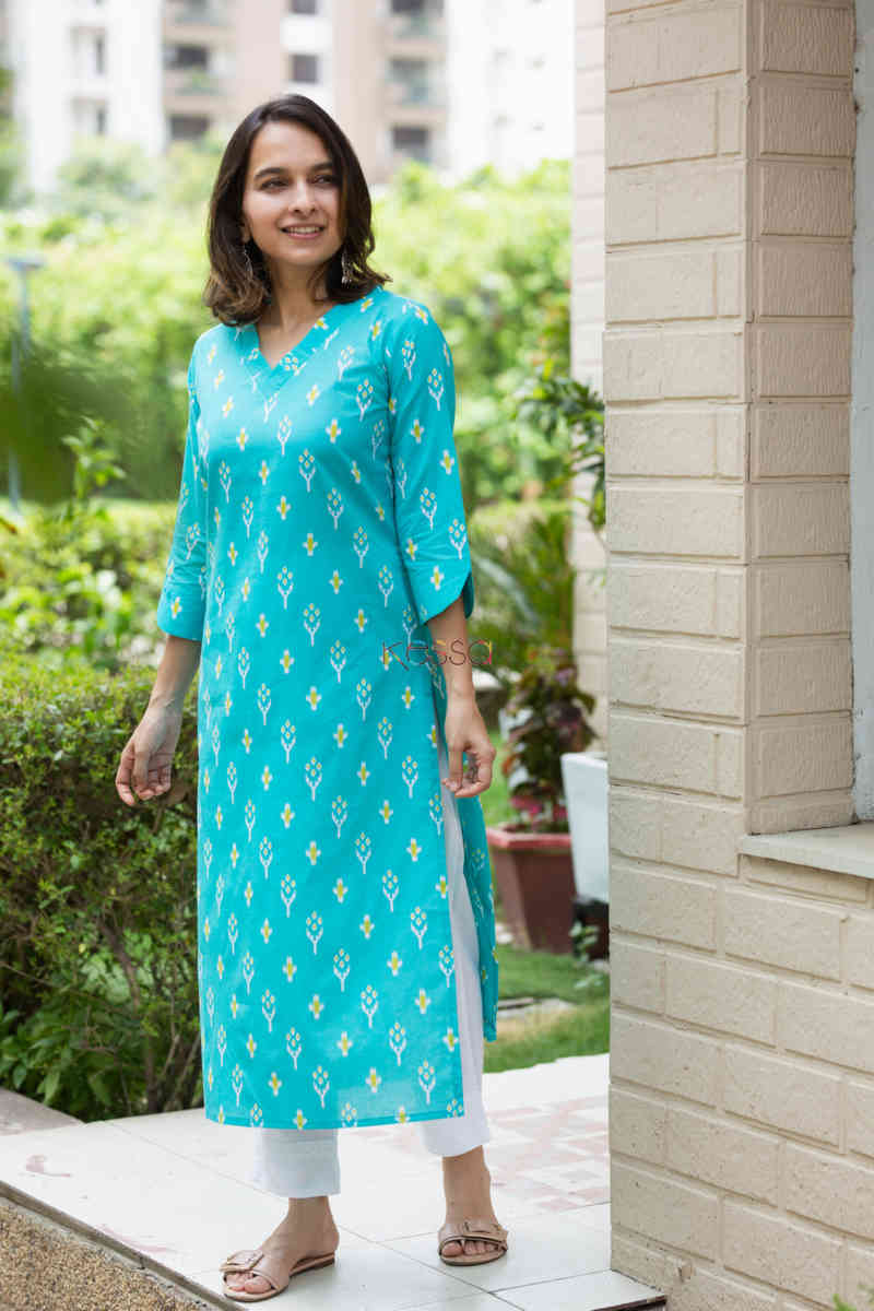 Image for Kusvaa Taf57 Gagan Kurta With Ikkat Print Look