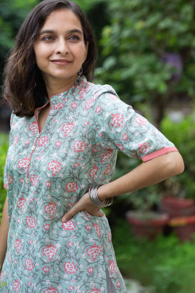 Image for Kusvaa Vcr54 Rabiya Straight Kurta With Floral Print Side