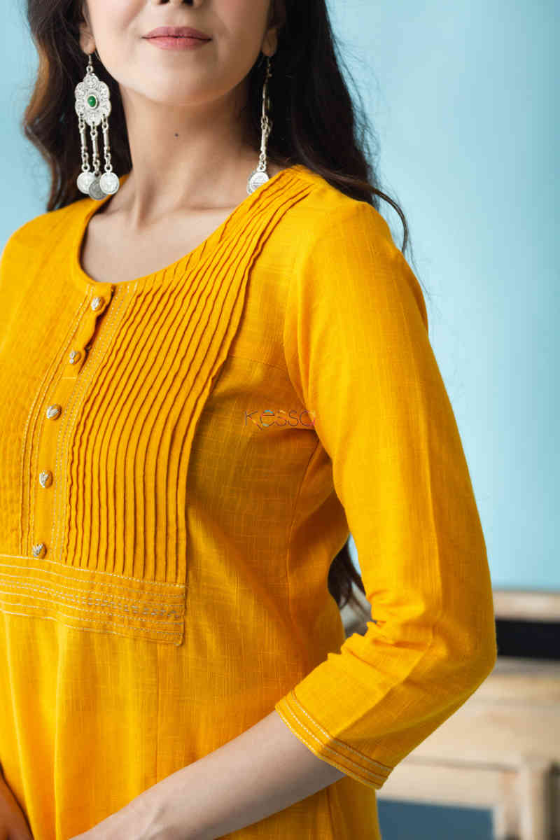 Image for Kusvaa Vcr55 Zarnaab Kurta With Pintucks And Embroidery Closeup