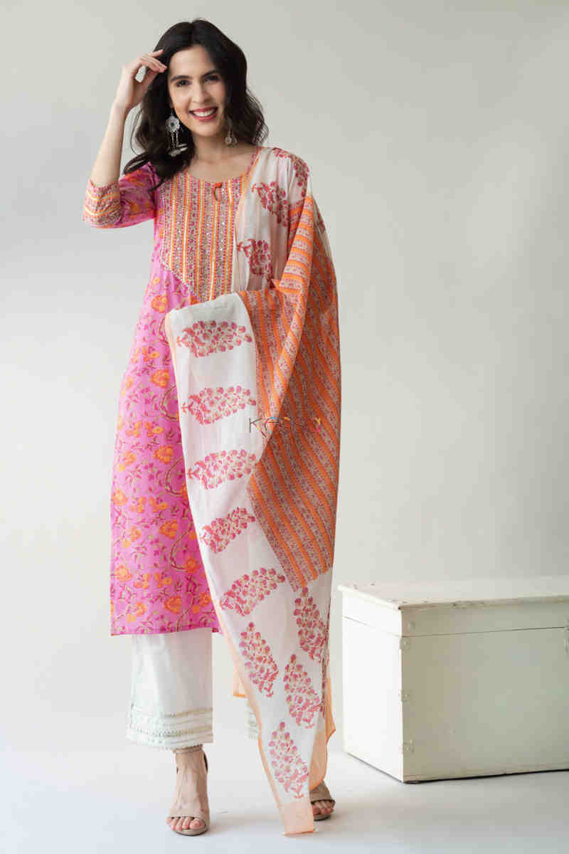 Image for Kusvaa Vcr57 Aygul Kurta Dupatta Set With Aari, Mirror And Tikki Work Look 1