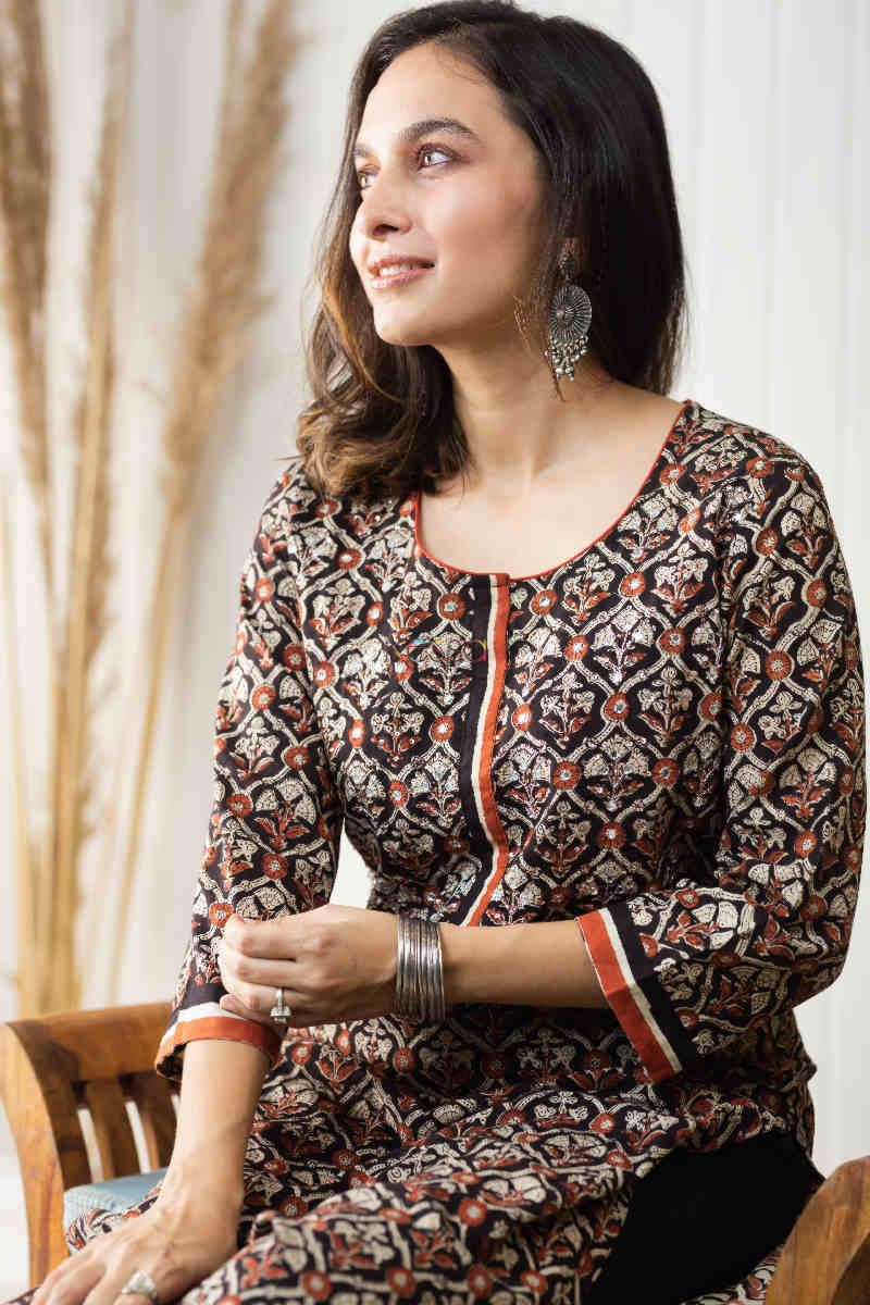 Image for Kusvaa Vcr62 Khuloos Kurta With Hand Block Print Closeup