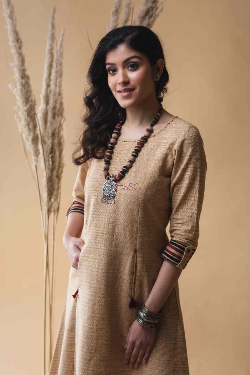 Image for Kusvaa Ws715 Datri South Cotton Kurta Look 1