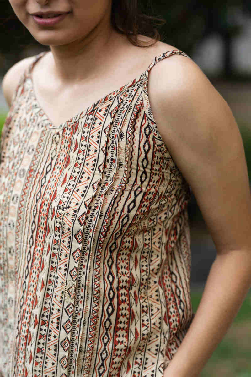 Image for Kusvaa Wsr215 Avanika Top And Shorts Set With Hand Block Print Closeup