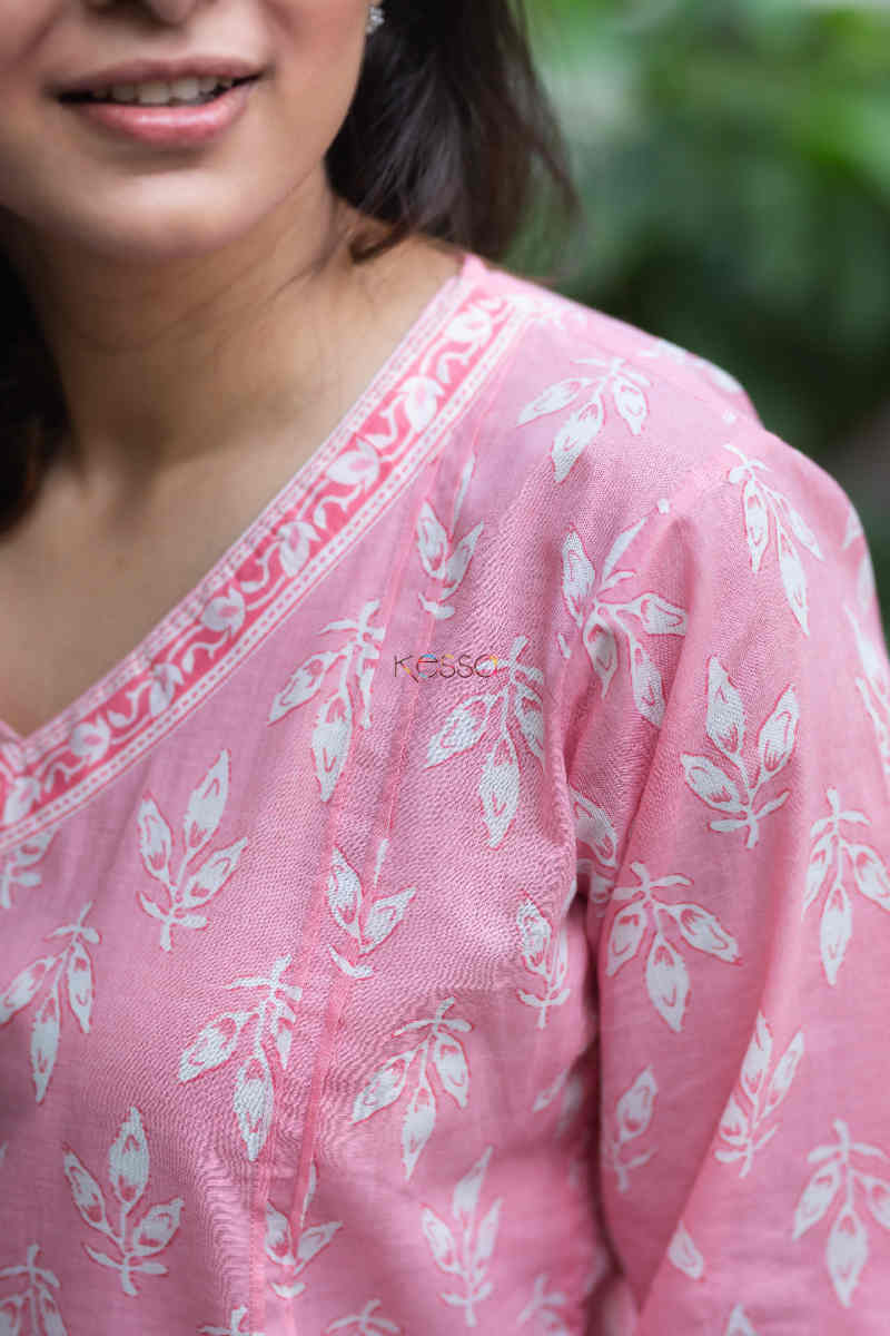Image for Kusvaa De92 Turkish Rose Jammies Set Closeup