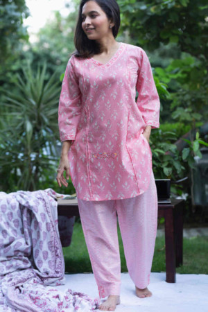 Image for Kusvaa De92 Turkish Rose Jammies Set Featured