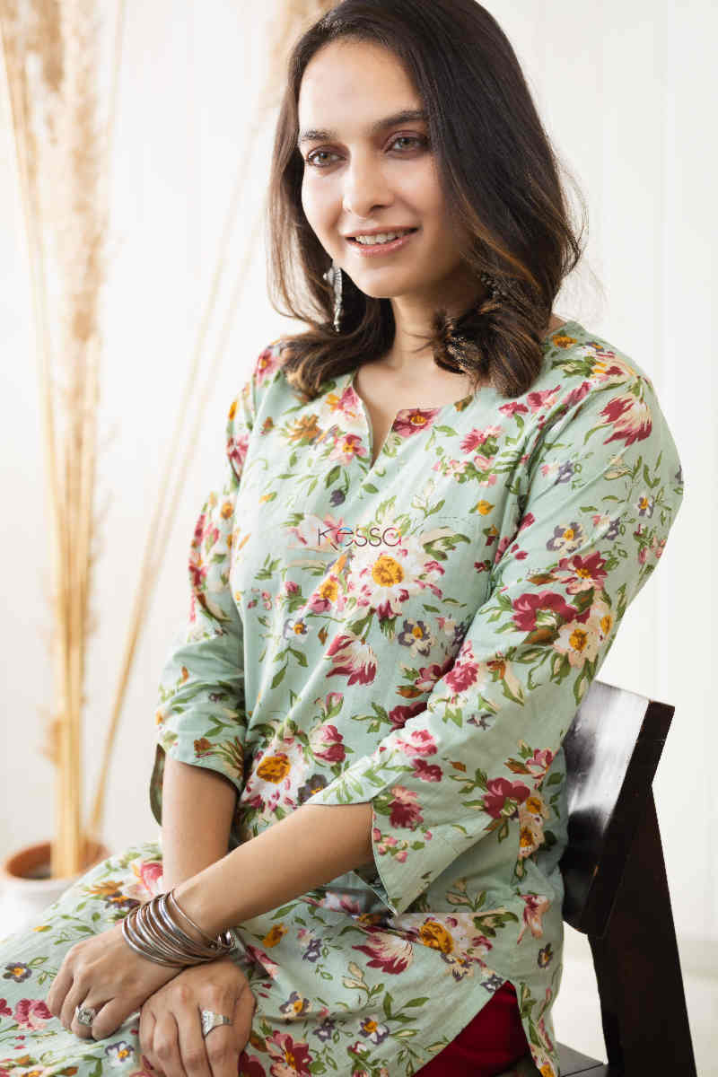 Image for Kusvaa De98 Raghbat Straight Kurta Sitting