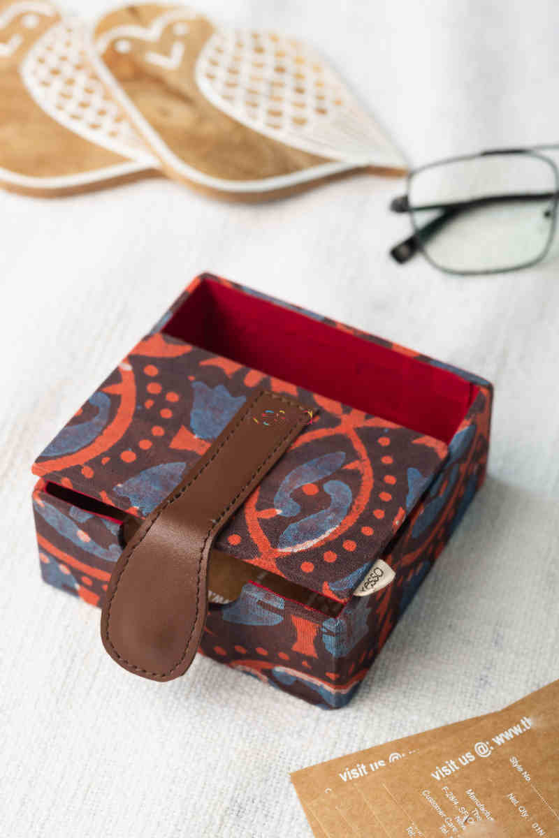 Image for Kusvaa Pia13 Pehchaan Visiting Card Holder Featured