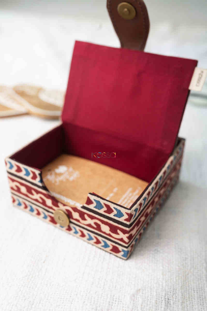 Image for Kusvaa Pia14 Shinaakht Visiting Card Holder Open