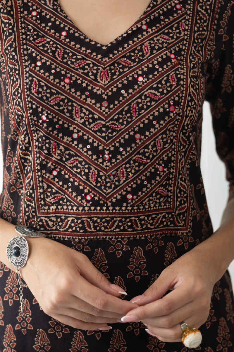 Image for Kusvaa Vcr64 Kalpini Straight Kurta Top