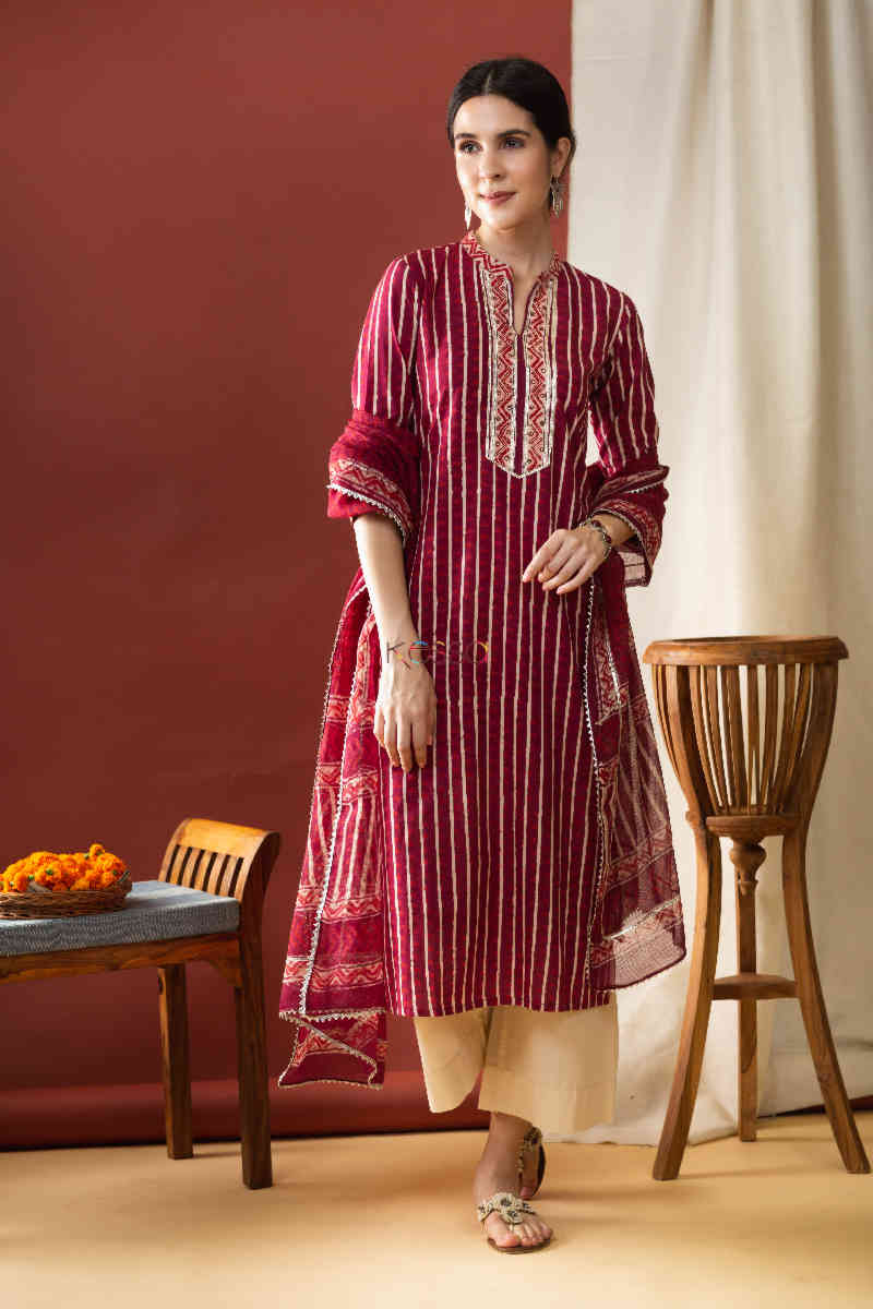 Image for Kusvaa Vcr69 Khushnuma Staright Kurta And Dupatta Set Front