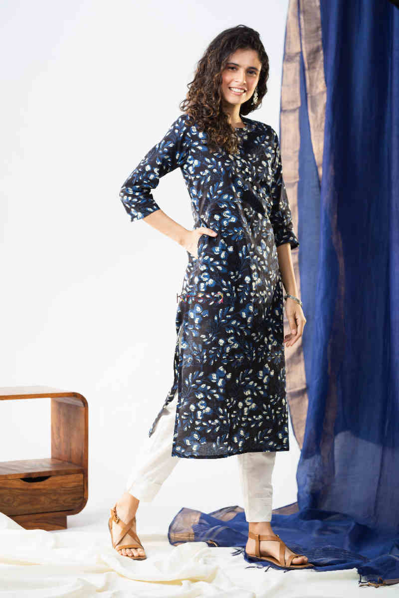 Image for Kusvaa Vcr76 Ruju Straight Fit Cotton Kurta 1 Right
