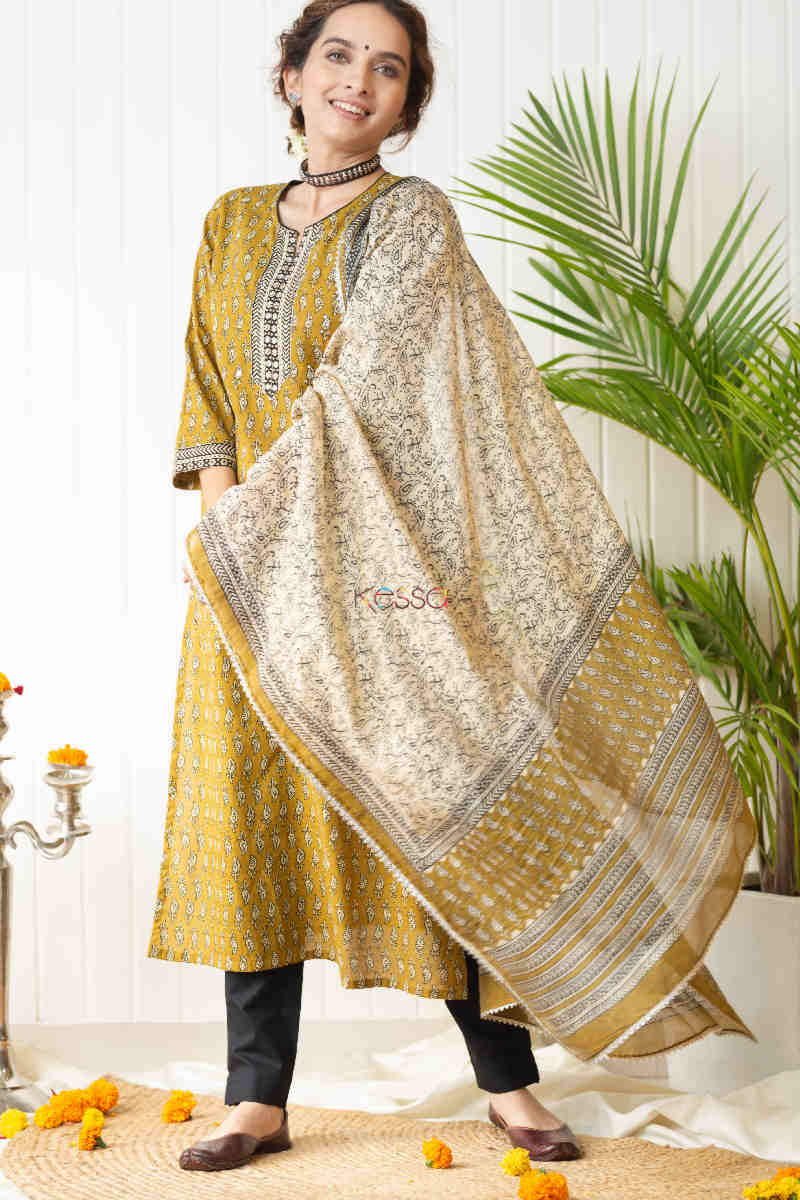 Image for Kusvaa Vcr81 Malha Straight Kurta And Dupatta Set Dupatta