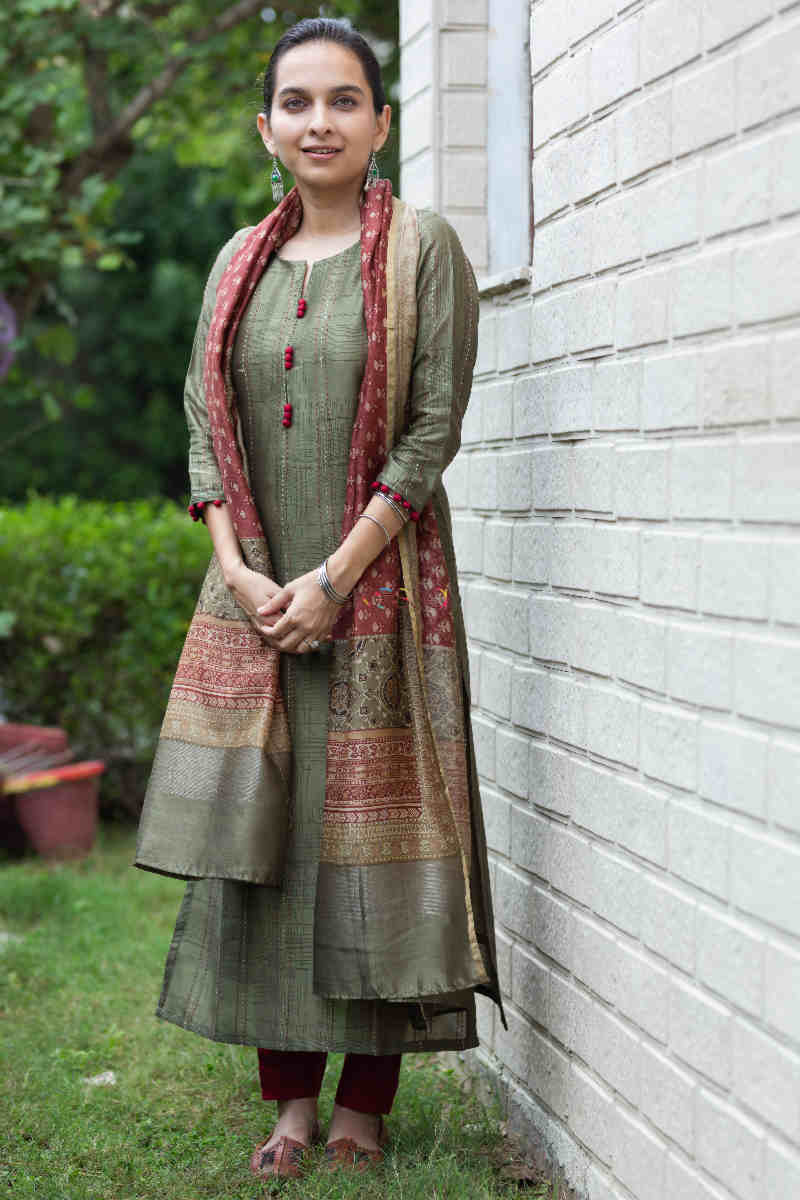Image for Kusvaa Ws740 Elegant Army Green Chanderi Kurta With Block Printed Dupatta Look