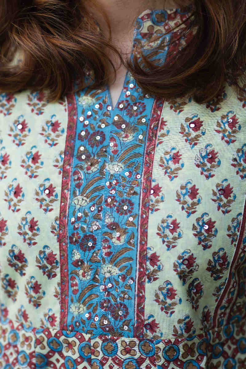 Image for Kusvaa Wsr229 Sayyar Kalidar Kurta 1 Closeup