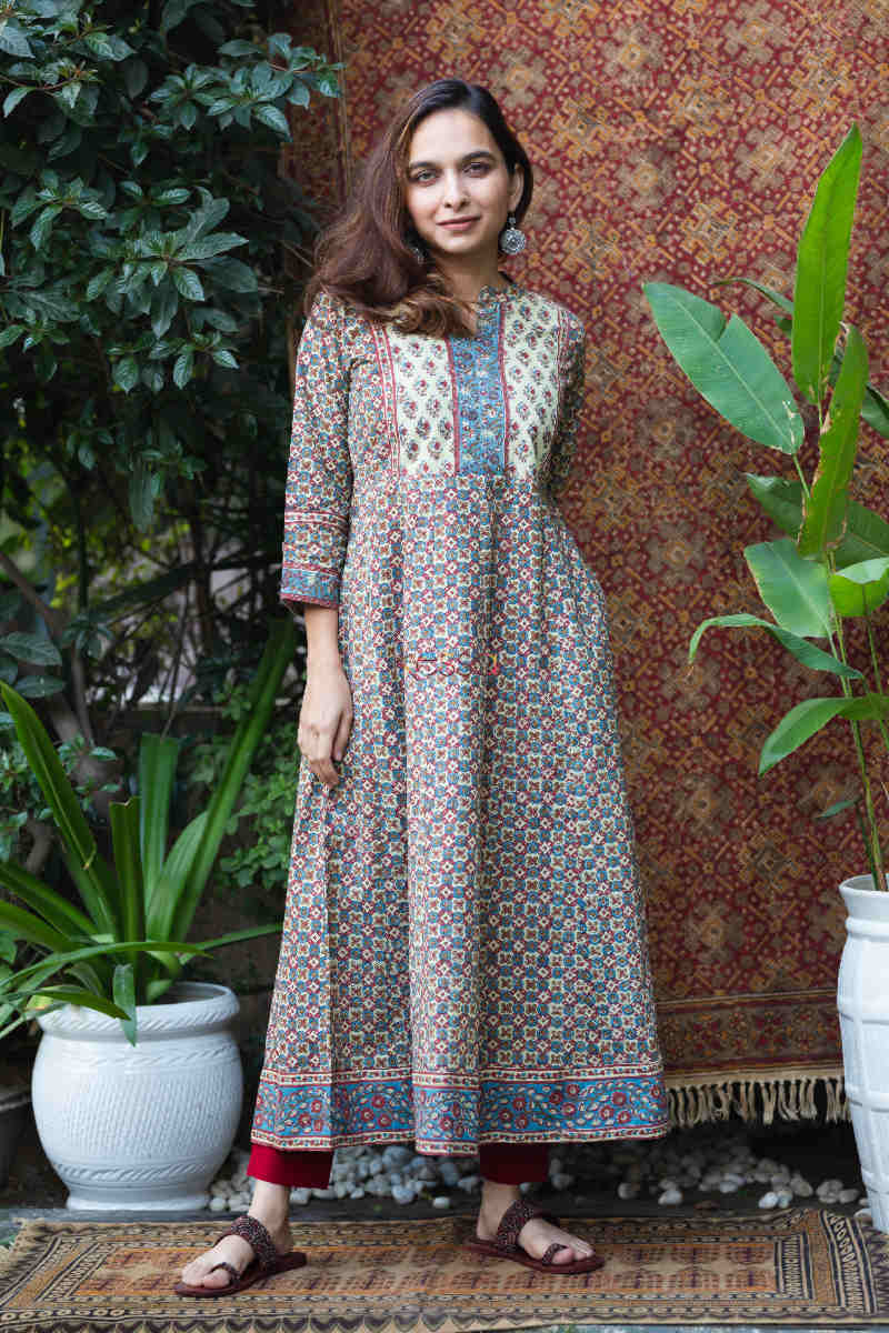 Image for Kusvaa Wsr229 Sayyar Kalidar Kurta 1 Front