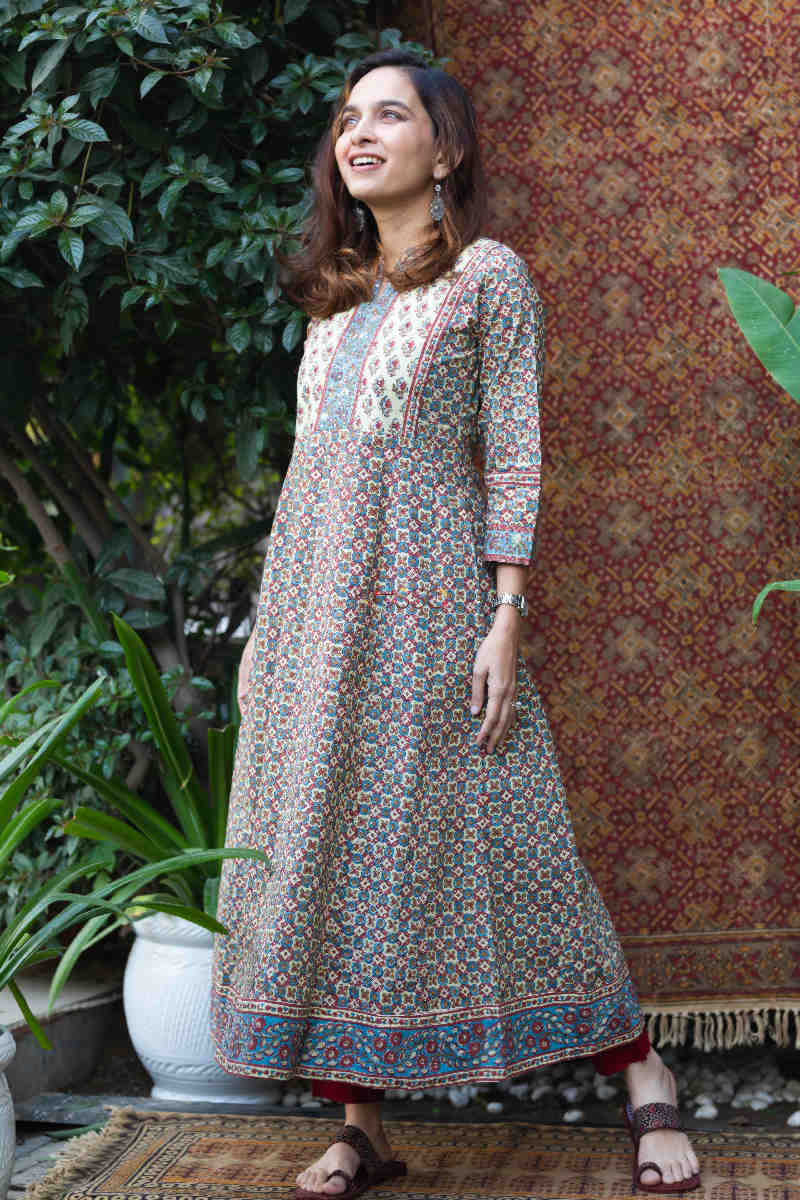 Image for Kusvaa Wsr229 Sayyar Kalidar Kurta 1 Look