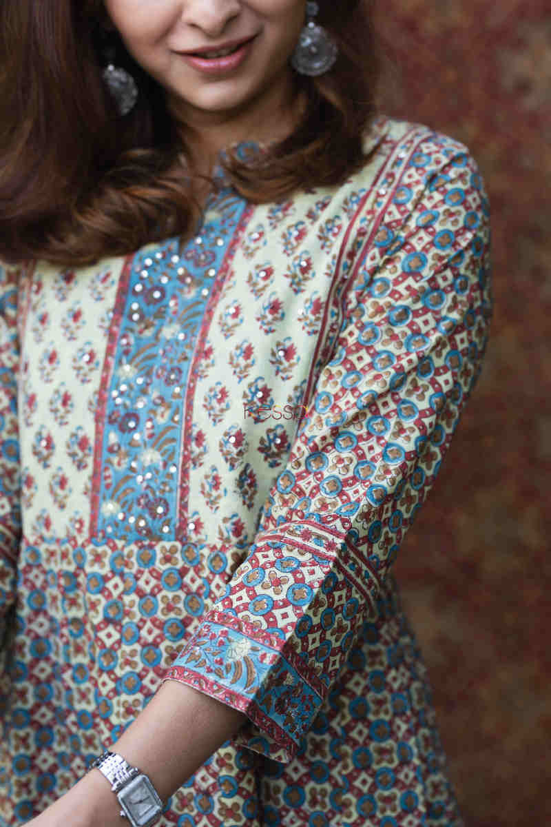 Image for Kusvaa Wsr229 Sayyar Kalidar Kurta 1 Sleeves