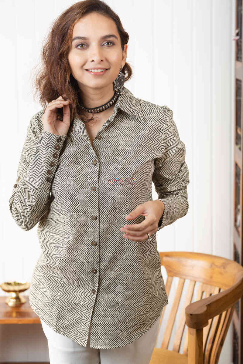 Image for Kusvaa Wsr236 Yuliana Short Shirt Style Kurti Front