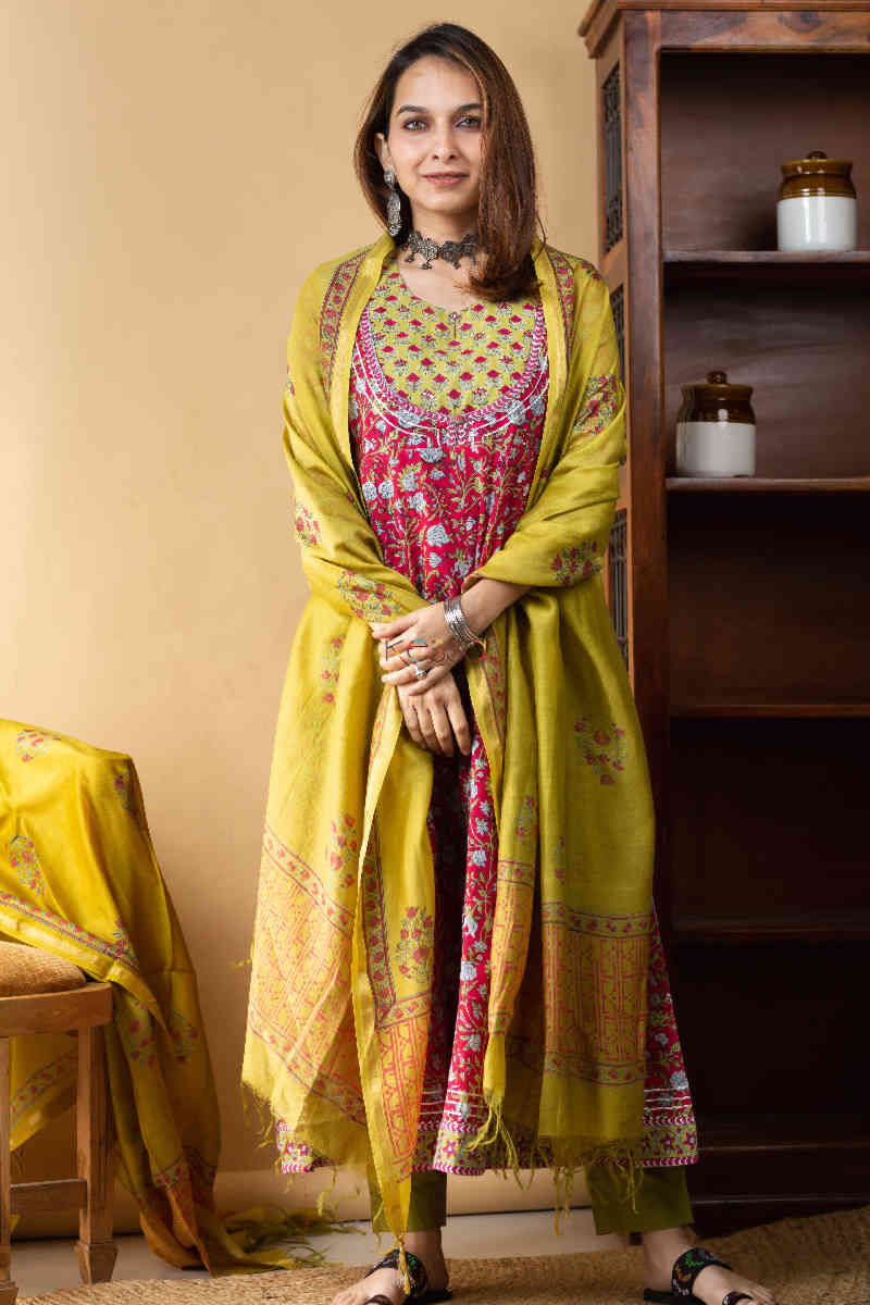 Image for Kusvaa Wsr240 Ranie Kalidaar Kurta And Dupatta Set 1 Featured